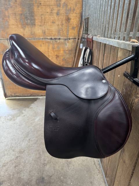 Selle CWD SE01 - 18 pouces - quartiers 3C - 2014