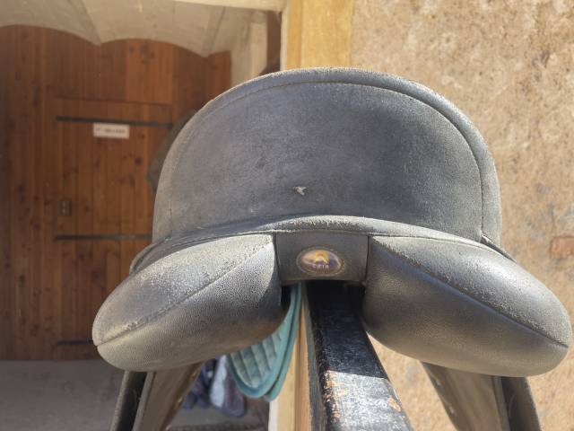 Selle de dressage wintec Isabelle wear 17,5