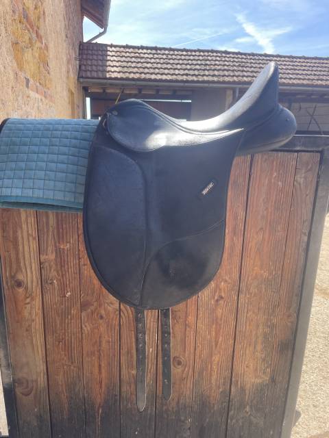 Selle de dressage wintec Isabelle wear 17,5