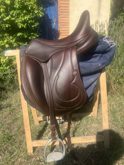 Selle de dressage Antares