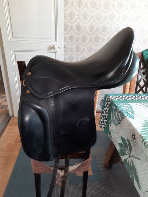 A vendre selle de dressage HENRY DE RIVEL