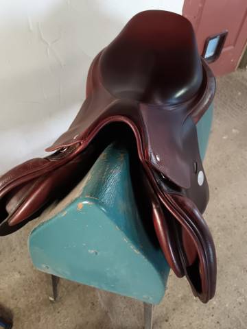 Selle meyer taille 17,5 année 2016
