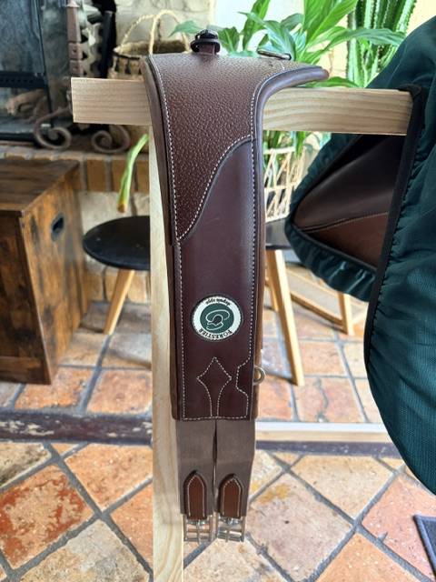 Sangle bavette Forestier cuir marron – 125 cm