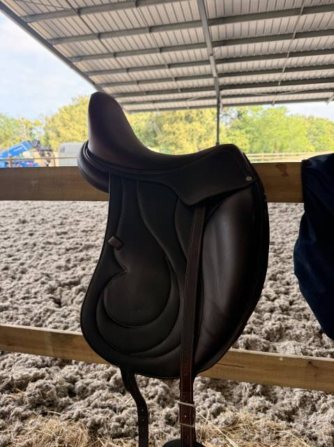 Selle de dressage antarès