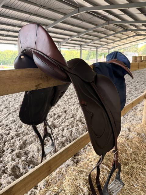 Selle de dressage Antar&egrave;s