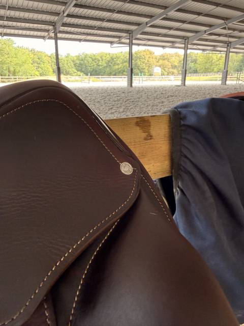 Selle de dressage Antar&egrave;s