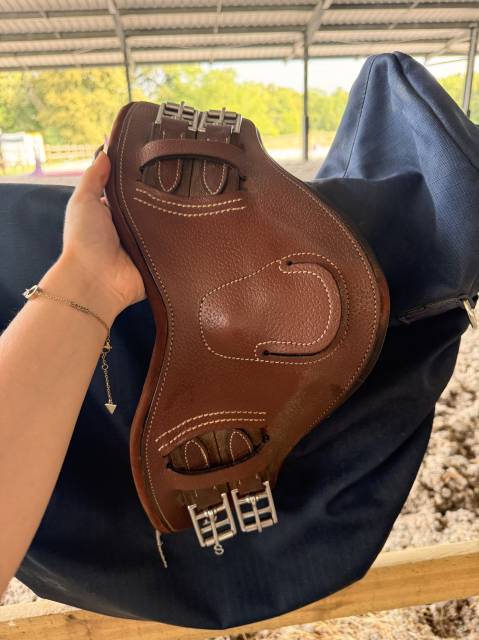 Selle de dressage Antar&egrave;s