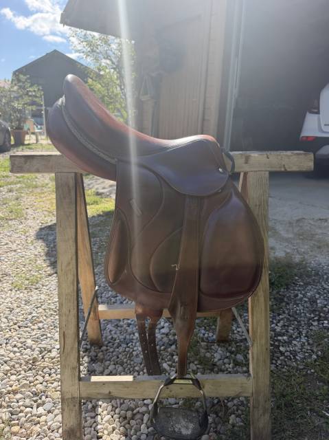 Selle Devoucoux 17.5