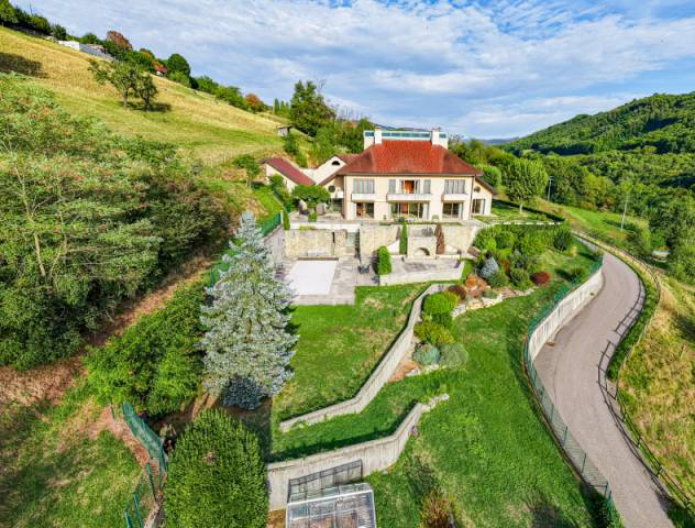 Propriété d’architecte sur 4,6 hectares