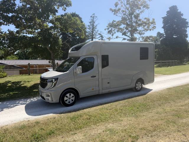 Vl 5 pl cabine, haras long, grande sellerie aménagée