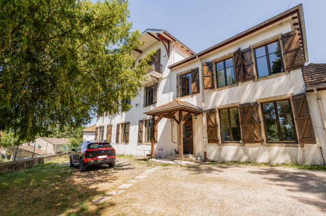 Villa mirecourt 9 pièce(s) 258m2