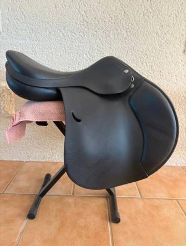 Selle equipe emporio jumping noir   17 pouces