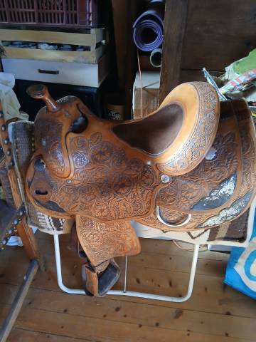Vends selle d'&eacute;quitation western 