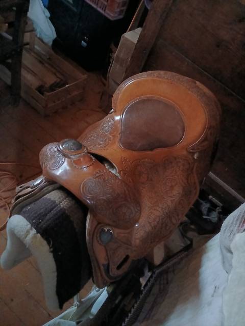 Vends selle d'&eacute;quitation western 