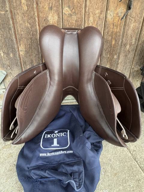 Selle Ikonic light 16,5 pouces