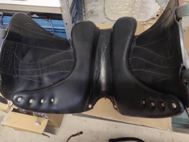 Selle de dressage Antar&egrave;s 17,5" 