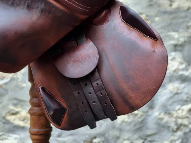 SELLE ANTARES CONNEXION 17&ldquo;
