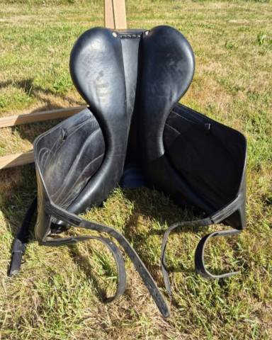 Selle de dressage Antares 18" - Excellent etat