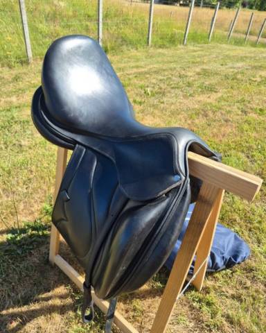 Selle de dressage Antares 18" - Excellent etat