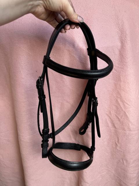Ensemble bridon demi rond + r&ecirc;nes lisses T. Cob noir