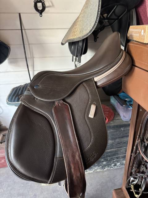Selle Ikonic Horseball light 16,5 pouces 