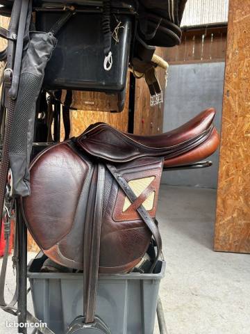 Selle CSO Okles Bianca 17,5 pouces, de 2018