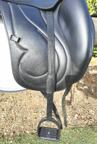Selle compl&egrave;te Dressage Antares Cadence