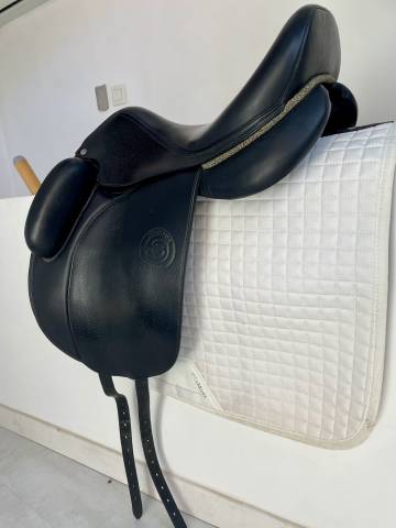 Selle de Dressage Forestier Aachen 18" 