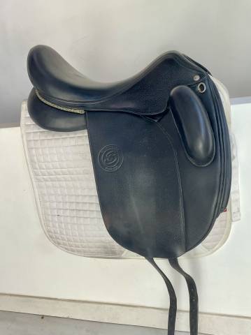 Selle de Dressage Forestier Aachen 18" 