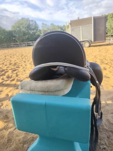 Selle dressage 17.5