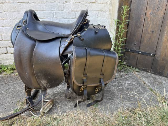 Selle de randonn&eacute;e cuir