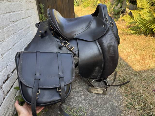 Selle de randonn&eacute;e cuir