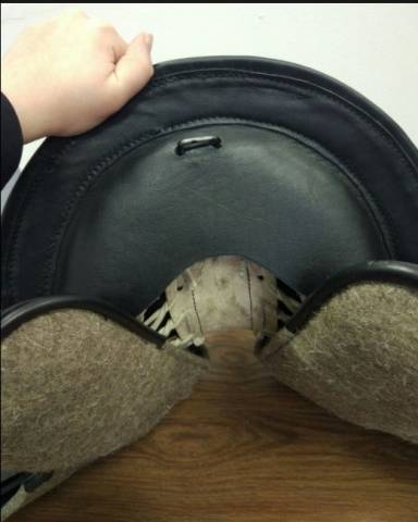 Selle de marche avec poign&eacute;e, compl&egrave;te