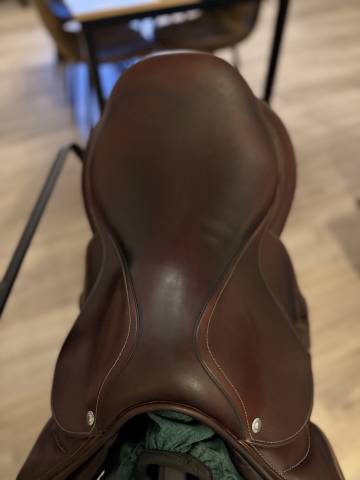 Selle Devoucoux Taille 17&rsquo; &bull; Ann&eacute;e : 2018 &bull; Mod&egrave;le Biarritz O