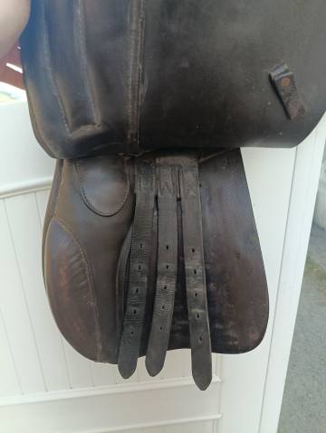 Selle euroriding cuir marron 18 pouces