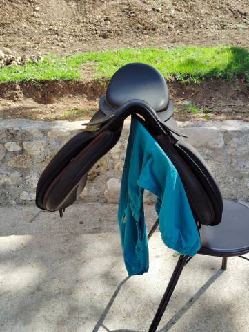 Selle Wintec 500,  17 pouces (43cm), 2 arcades 