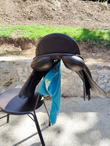 Selle Wintec 500,  17 pouces (43cm), 2 arcades 