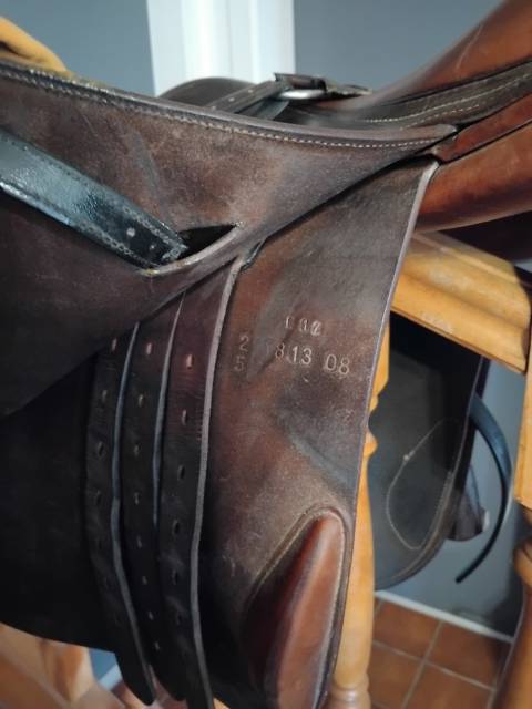selle d'&eacute;quitation BUTET 17,5' avec son &eacute;quipement