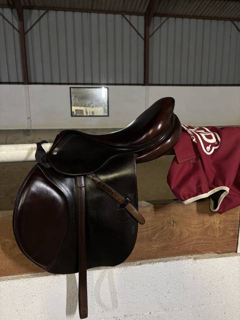 &Agrave; vendre selle CWD 
