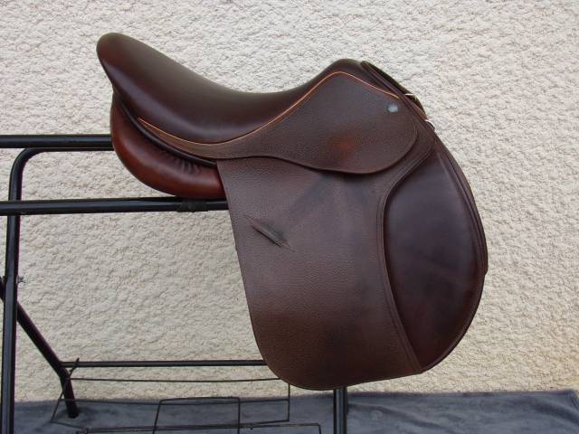 Selle Obstacle Childeric en superbe &eacute;tat 17'