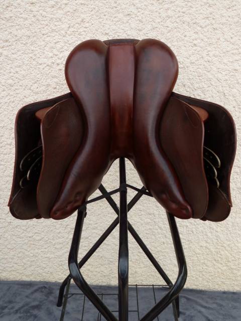 Selle Obstacle Childeric en superbe &eacute;tat 17'