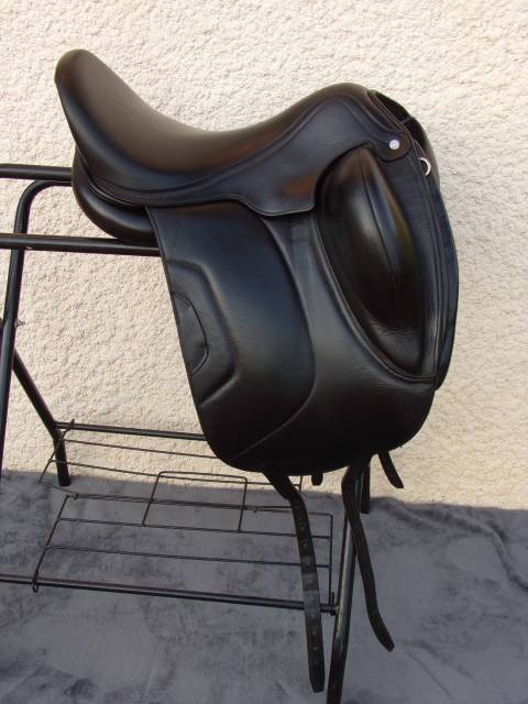 Selle dressage antares tempo 17'5