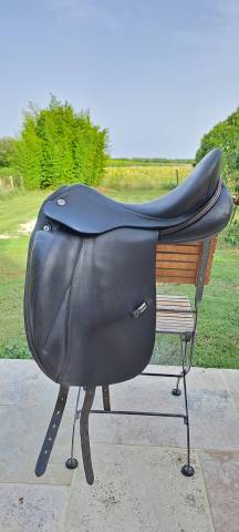 A vendre - Selle de Dressage