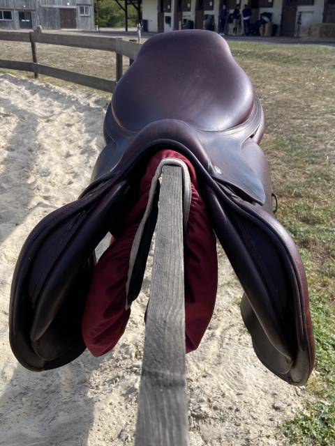 Selle cwd taille 17,5