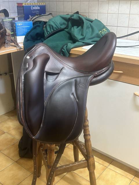 Selle dressage Devoucoux