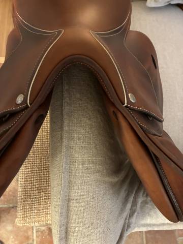 Selle Butet semi-creux 17,5