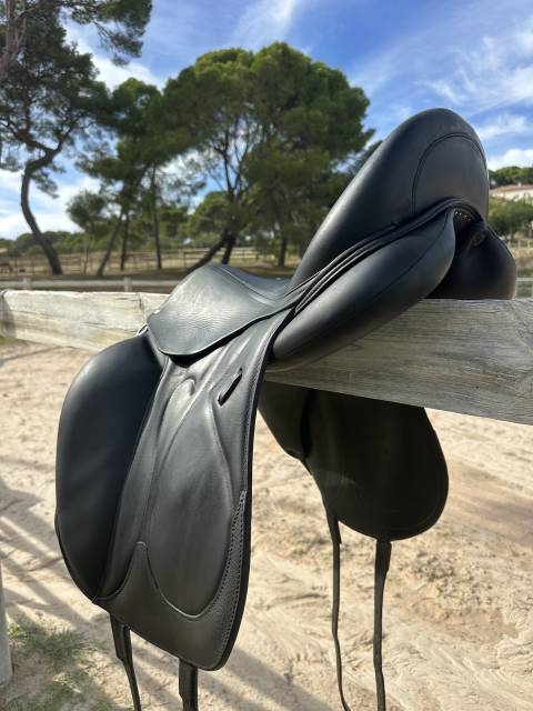 Selle dressage Devoucoux 