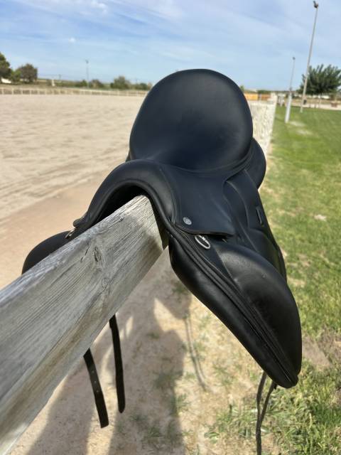 Selle dressage Devoucoux 