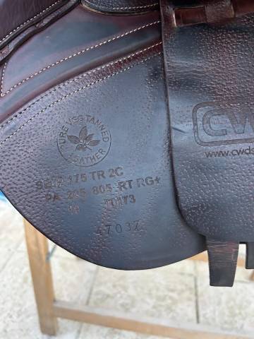 Selle d&rsquo;obstacle CWD SE02 &ndash; 17&rdquo; &ndash; 2C &ndash; 2019