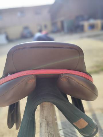 Selle Ikonic Light 17"